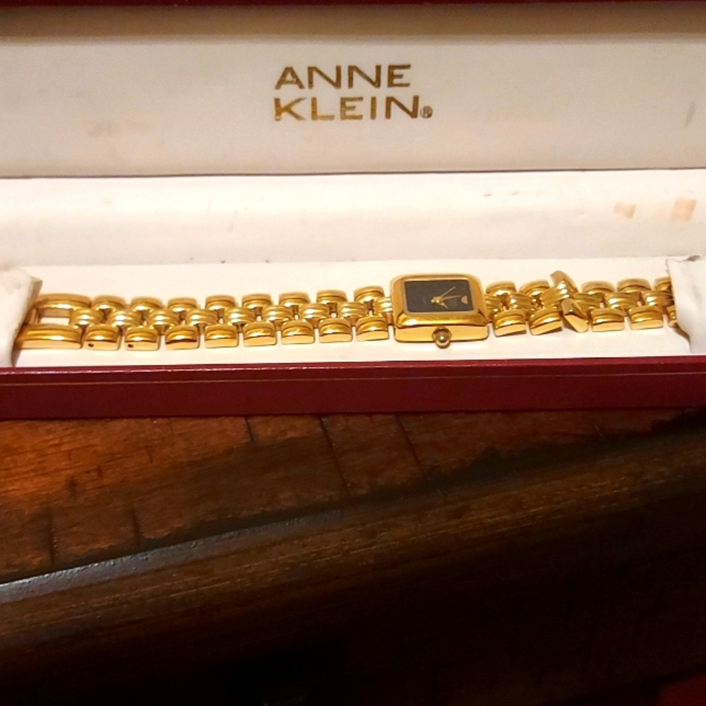 Ann Klien gold Watch